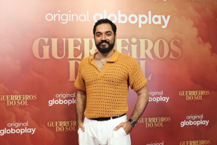 No ar em três produções ao mesmo tempo, Thomás Aquino celebra a pluralidade de papéis e questiona padrões de beleza na TV (Divulgação/Globoplay)