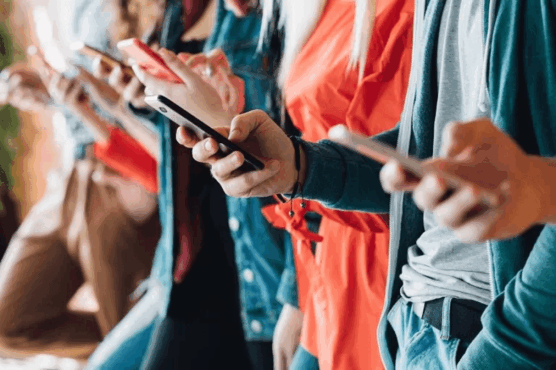 Geração redefine a comunicação por telefone (Reprodução/Freepik)