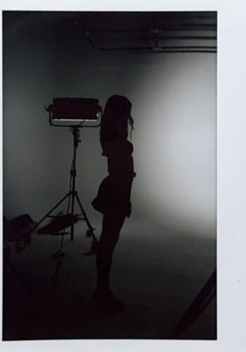 'Born 95': Bruna Marquezine para Schutz