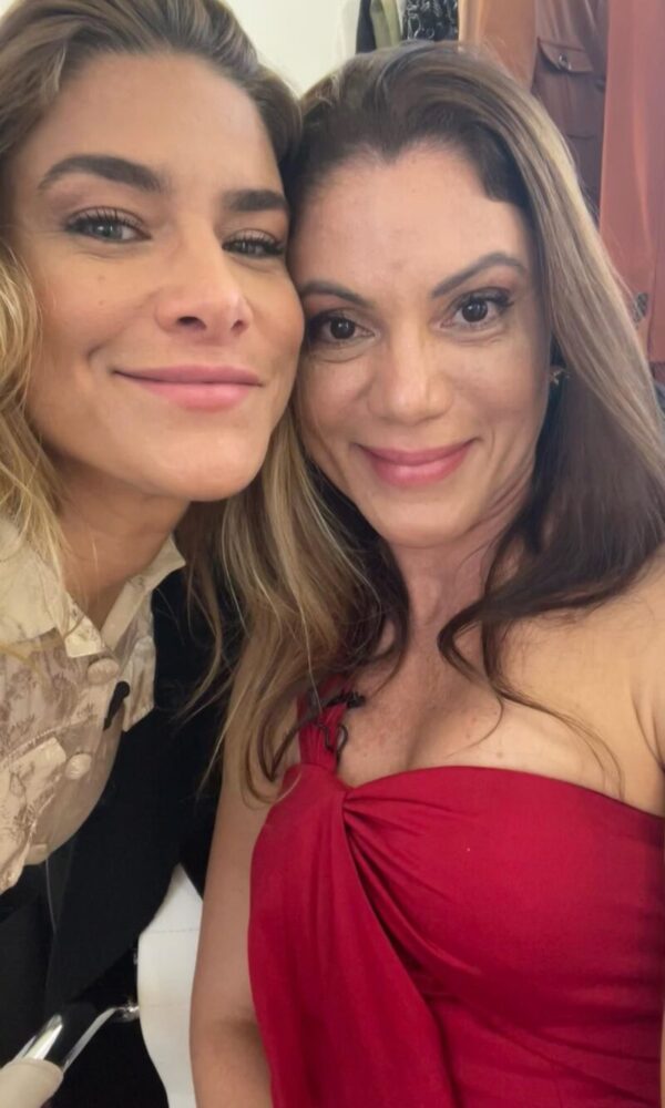 Priscila Fantin e a nutricionista Vanessa Costa estreiam o programa 'Menos Pausa' (Foto: Divulgação)