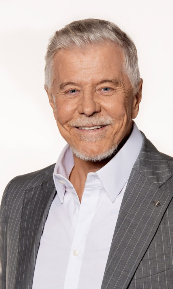 Miguel Falabella dirige e assina o texto inédito de 'A Sabedoria dos Pais', que estreia nesta quinta-feira (18), e reflete: “Pode-se recomeçar sempre” (Foto: Divulgação)