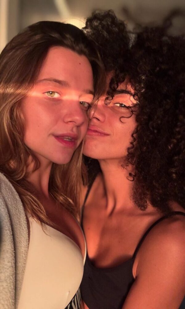 Manu Morelli e Samantha Jones estão juntas desde 2022 (Foto: Reprodução/Instagram)