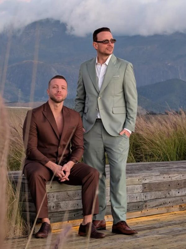 Gustavo Oliveira e Léo Fuchs estão noivos e vão se casar em 2026 (Reprodução/Instagram)