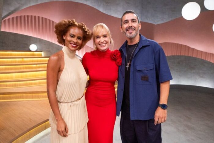 Angélica entre Aline Wirley e André Marques em sua nova atração ‘Angélica Ao Vivo’, que estreia no GNT (Divulgação)
