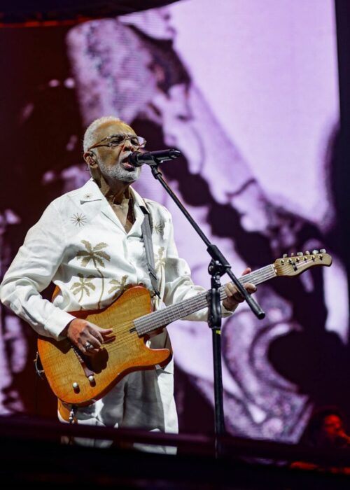Gilberto Gil transforma despedida em ritual de memória e afeto no show 'Tempo Rei', na Farmasi Arena lotada