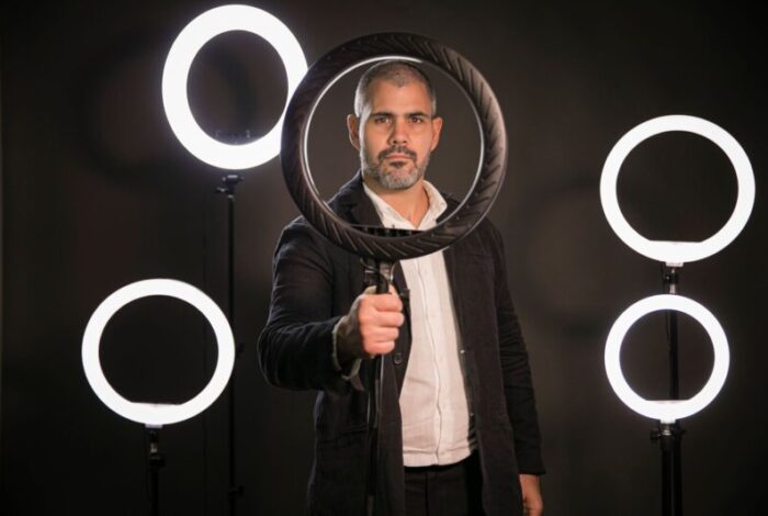'Consigo manter minha sanidade, apesar da loucura que é ter uma família numerosa e da correria do dia a dia" (Foto: Pamela Miranda)