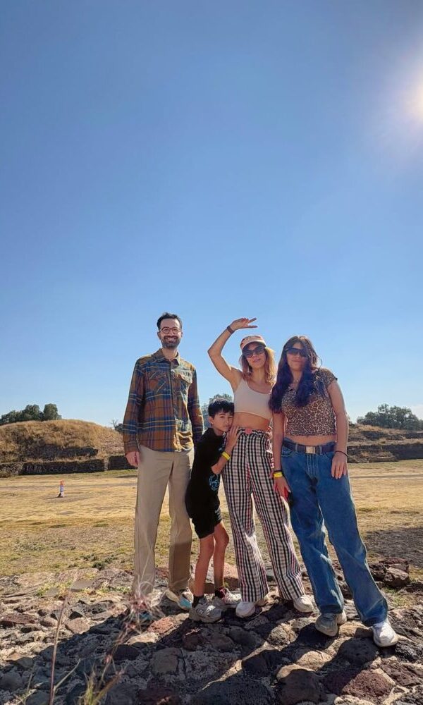 Lucas Melo, Miá Mello e os filhos Antônio e Nina (Foto: Reprodução/Instagram)
