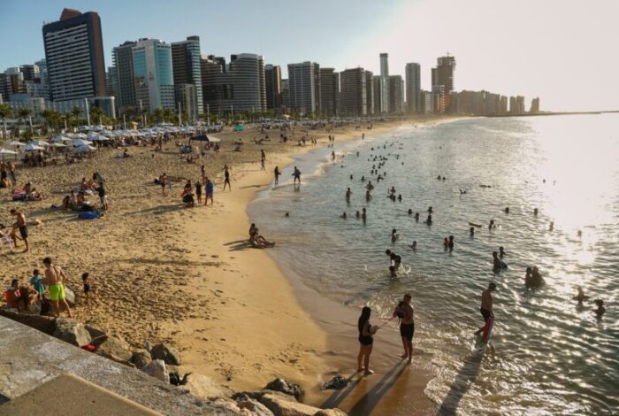 Fortaleza, Cidade-Desejo: Réveillon 2026 e o retrato de uma capital que transforma sua energia em patrimônio coletivo