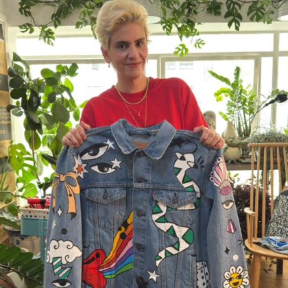 Crunchyroll e Levi's convidam artistas plásticas para customizar jaquetas com inspiração na cultura pop dos animes