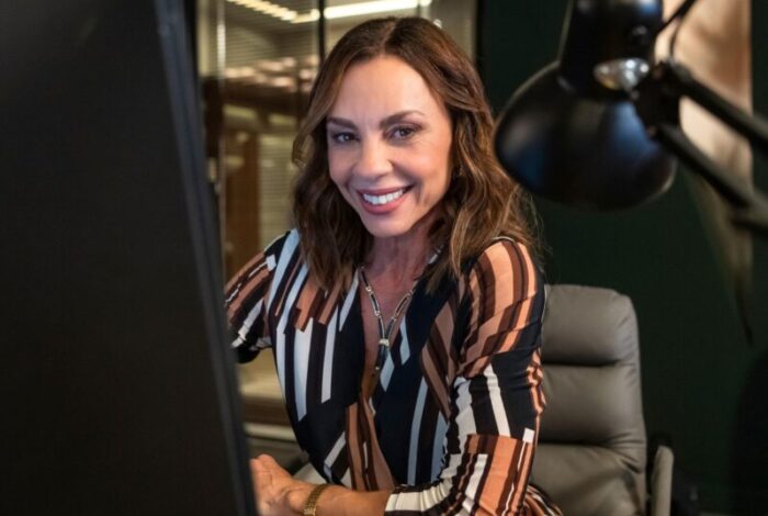 Carla Marins volta à TV como a Xênica de 'Três Graças' (Foto: Divulgação/Globo)