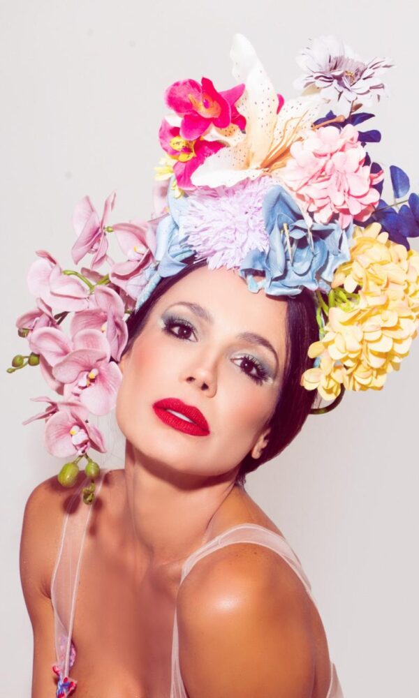 "A mulher não perde valor com o tempo, ela ganha repertório. Ganha história, cicatriz, humor, maturidade... a beleza muda, e ainda bem" (Foto: Sergio Baia)