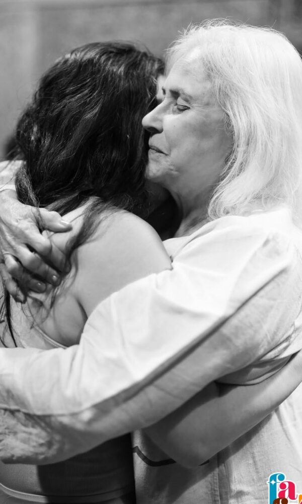 Helga Nemetik e Fafá de Belém nos ensaios do musical (Foto: Nil Caniné)