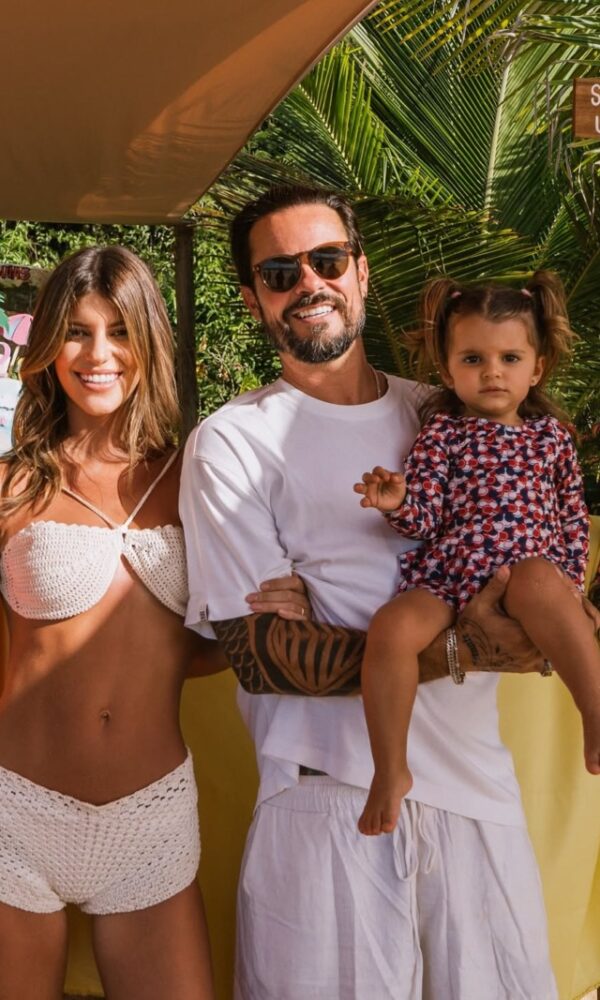 Paulo Vilhena com a mulher Maria Luiza e a filha Manoela (Foto: Reprodução/Instagram)