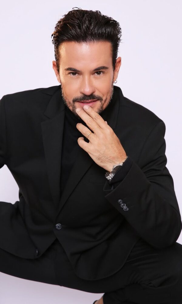 Paulo Vilhena volta ao teatro após seis anos e vive fase de amor pleno na vida e na carreira (Foto: Marcia Fasoli)