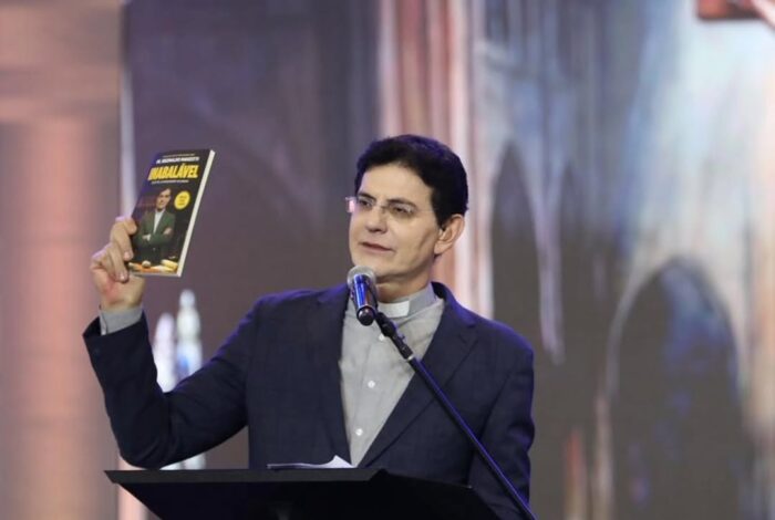 Padre Reginaldo Manzotti lança novo livro e reúne fiéis no Maracanãzinho em encontro de fé, música e esperança às vésperas da Páscoa (Foto: Divulgação)