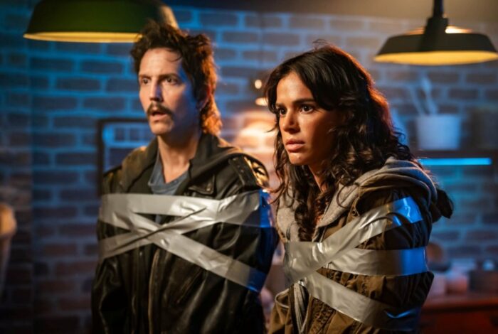 Vladimir Brichta e Bruna Marquezine em cena de ‘Velhos Bandidos’ (Foto: Divulgação)