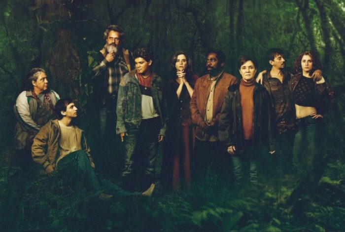 Adriana Esteves e o elenco da terceira temporada da série ‘Os Outros’ (Foto: Divulgação/Globo)