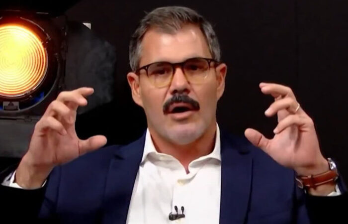 Juliano Cazarré fala na Globonews e defende encontro para homens (Foto: Reprodução/GloboNews )