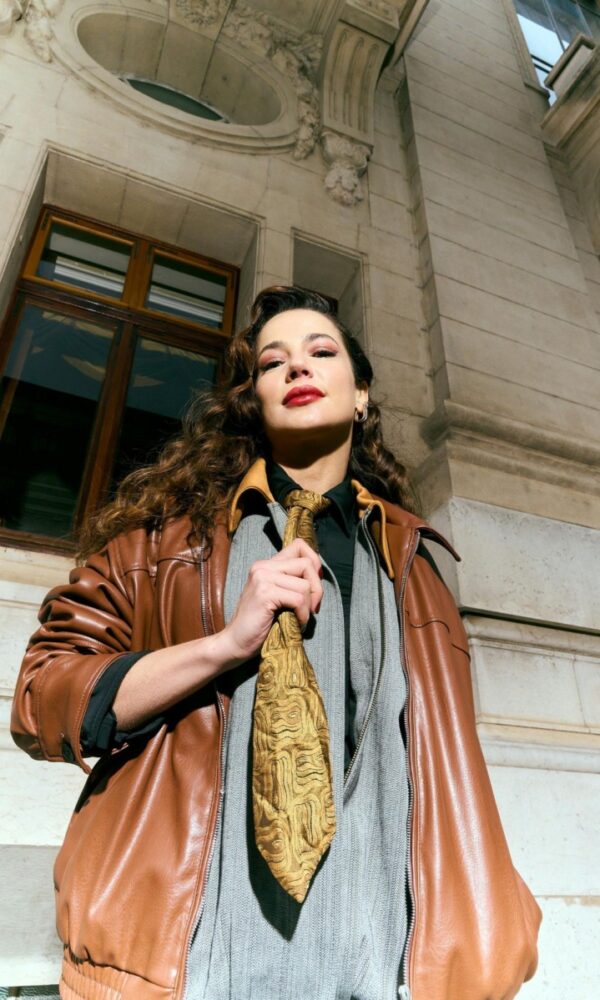 "Sempre escondi meus relacionamentos das redes sociais. Nunca gostei dessa exposição. Estou aprendendo a lidar com essa exposição" (Foto: Carolina Ferronato)