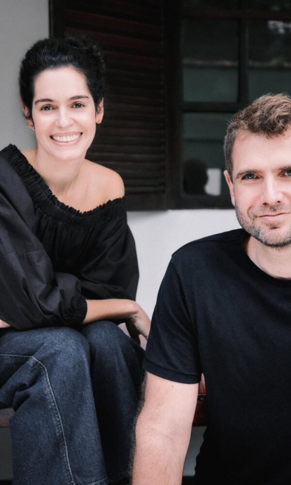 Maria Flor e Emanuel Aragão escreveram ‘O Amor Ainda É Possível?’, que transforma correspondência íntima em reflexão sobre as relações (Foto: Reprodução/Instagram)