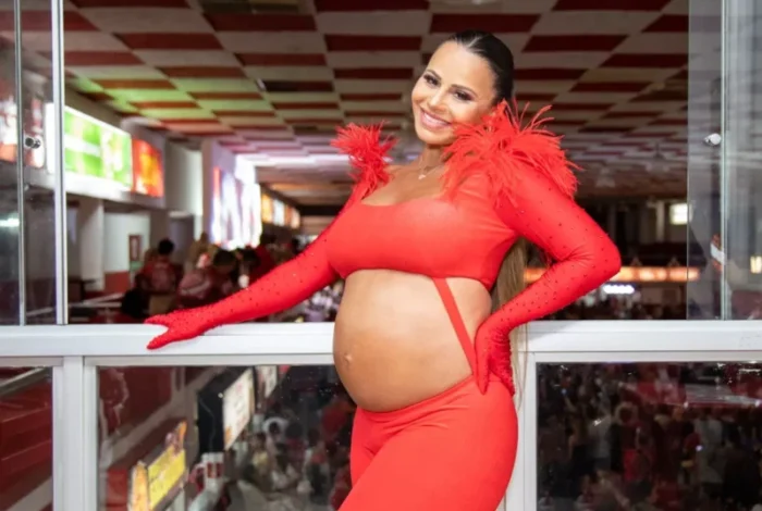 Viviane Araújo grávida de Joaquim em 2022, aos 47 anos (Foto: Agnews)